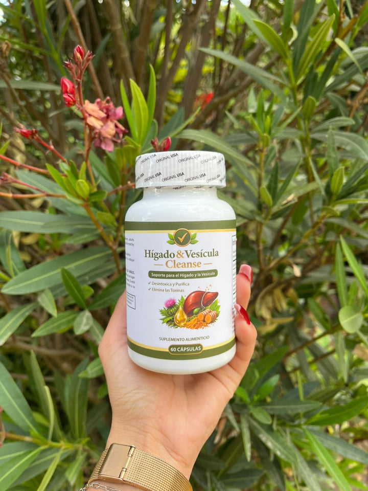 Frasco sellado de Hígado & Vesícula Cleanse, 60 cápsulas, en la mano